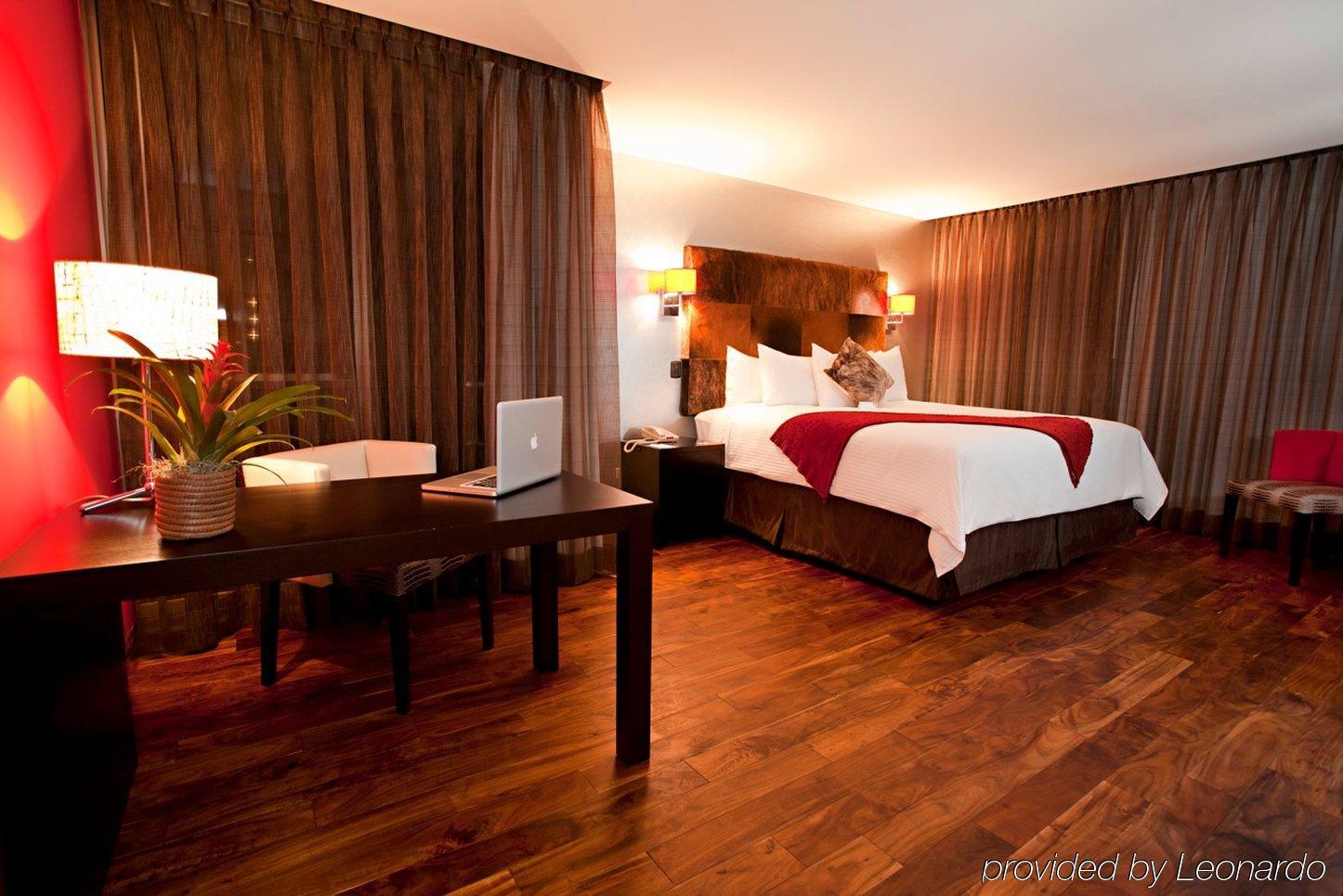 La Inmaculada Hotel Guatemala City Room photo